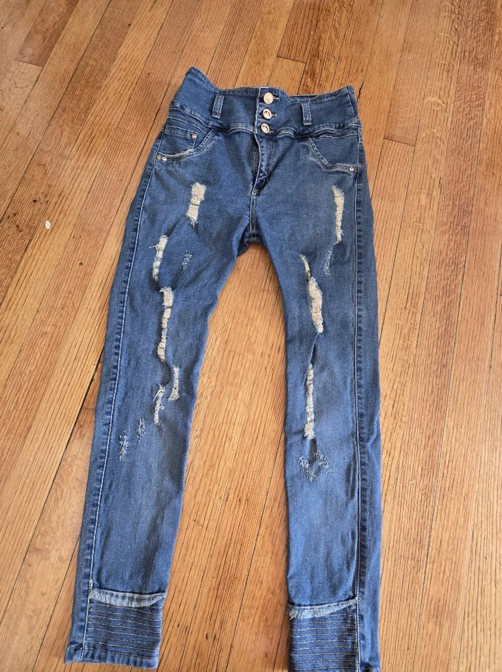Women's Distressed Skinny Jeans in Blue